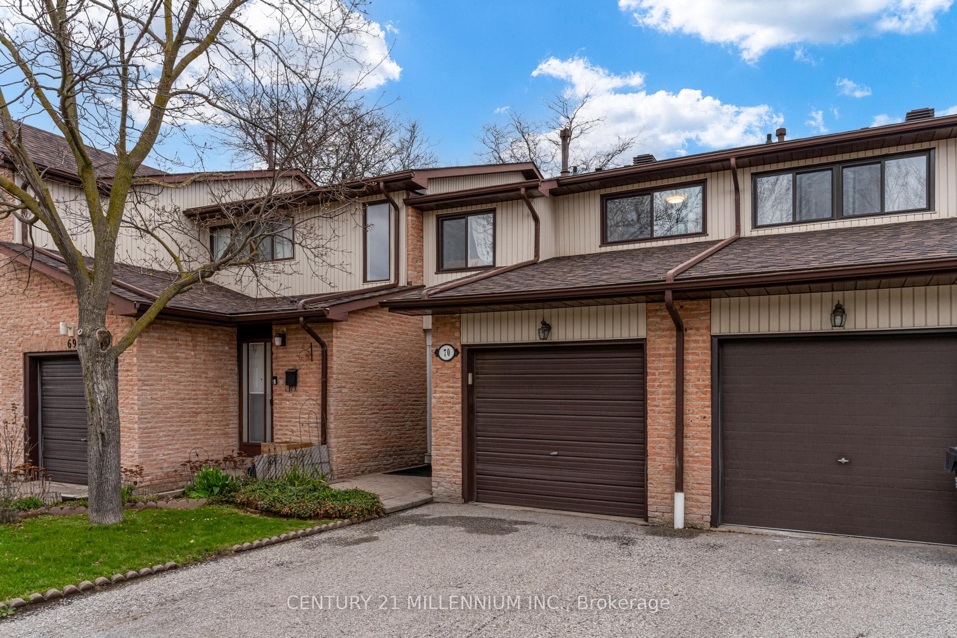 70 Foster Crescent photo 3