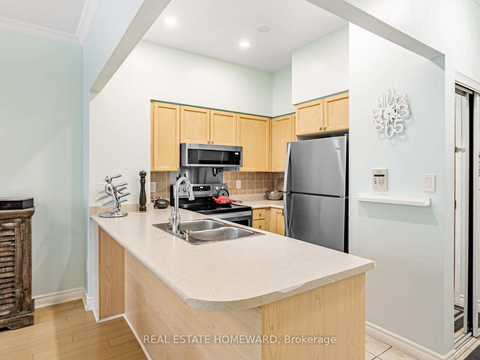 195 Merton Street Unit 108 photo 6