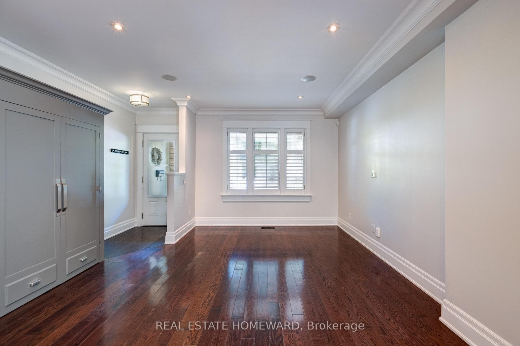 13 Dixon Avenue photo 3