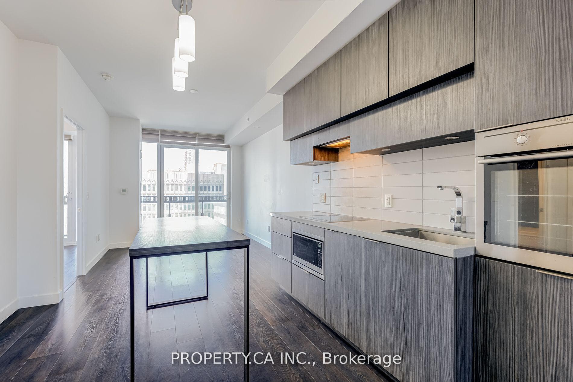 8 Eglinton Avenue Unit 606 photo 8
