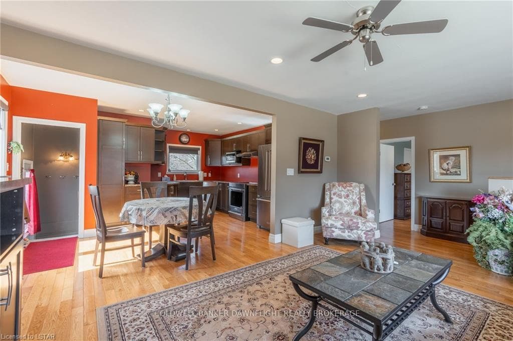 255 CARLING Street photo 8