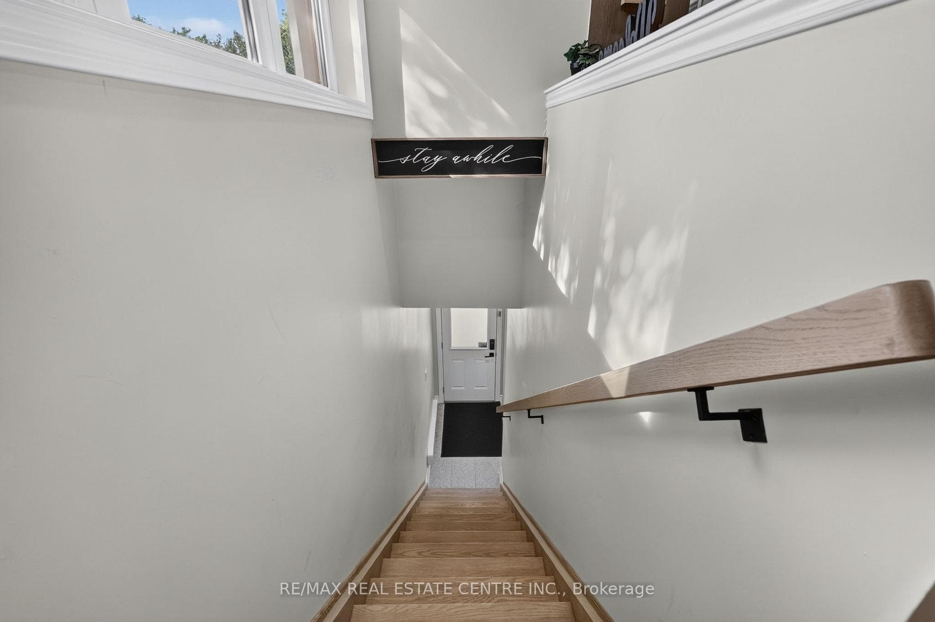 Separate Entrance to the Additional Dwelling Unit