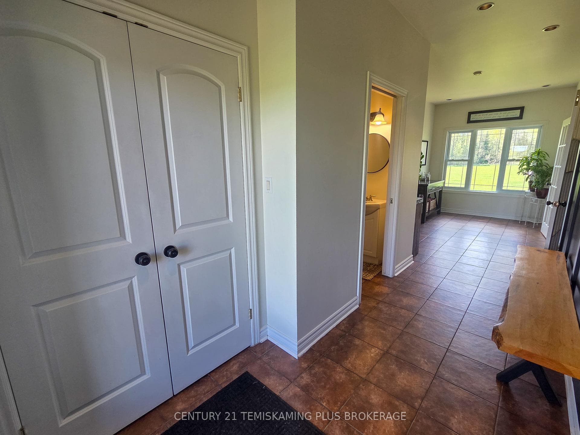 414305 Bryans Road photo 4