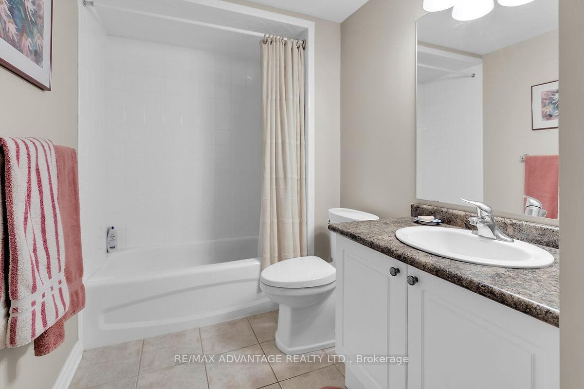 417 Hyde Park Road photo 31