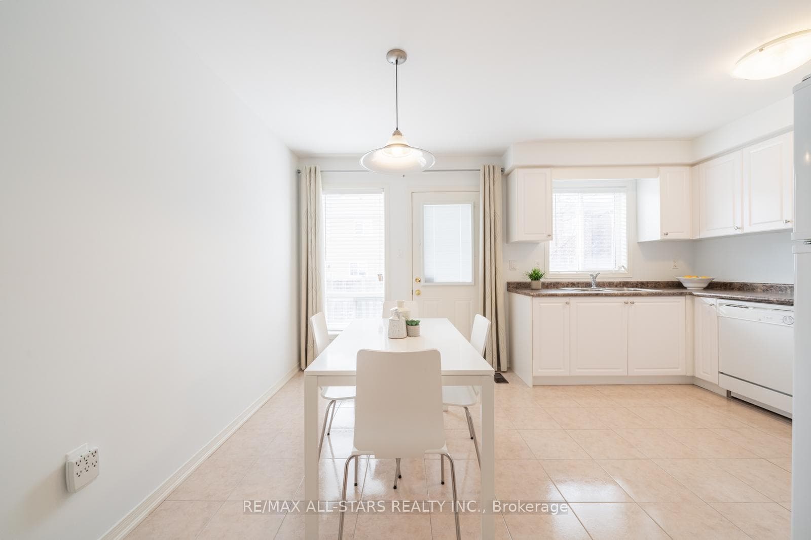 78 Daws Hare Crescent photo 13