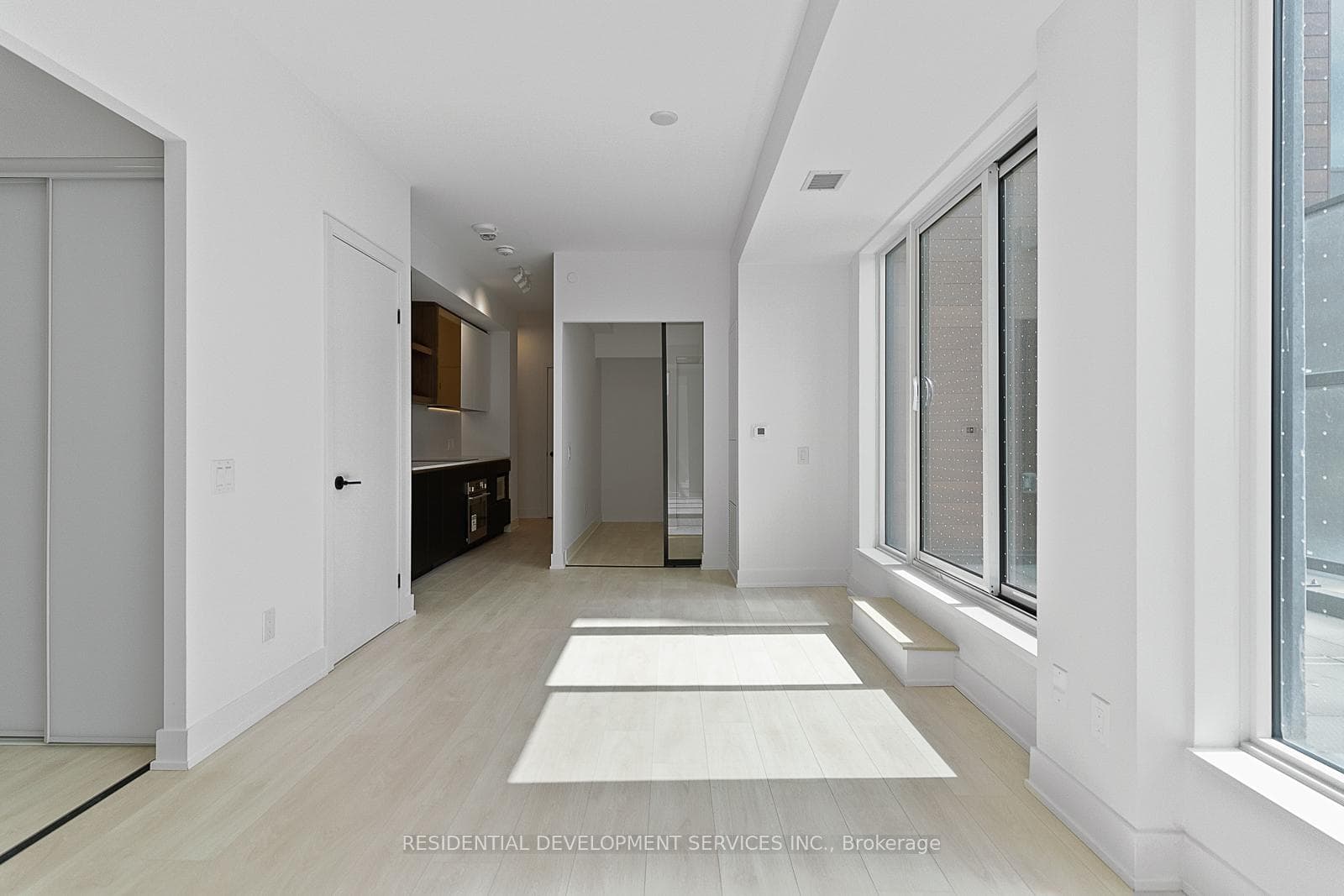 1285 Queen Street Unit 201 photo 4