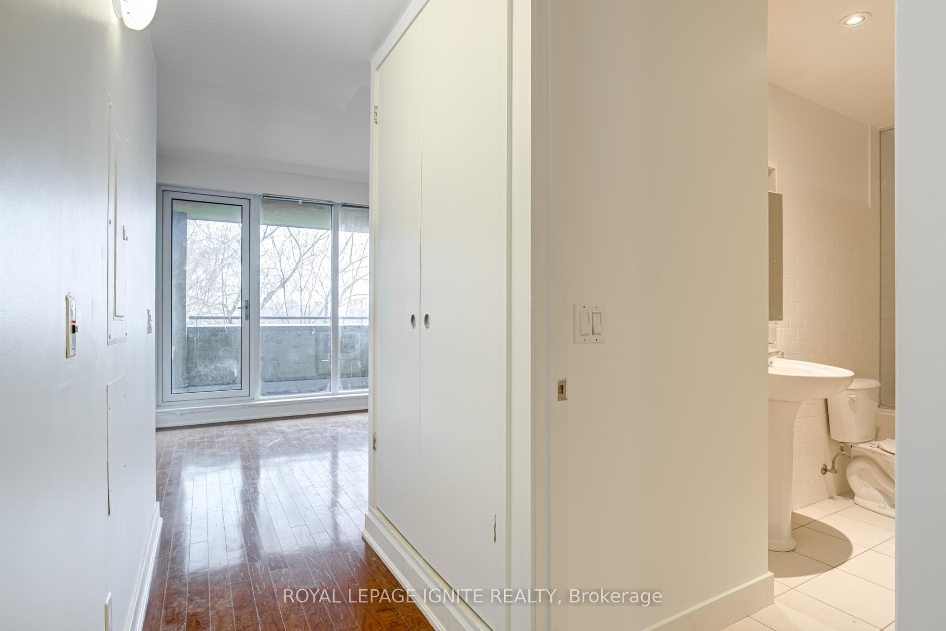 25 Ritchie Avenue Unit 406 photo 14