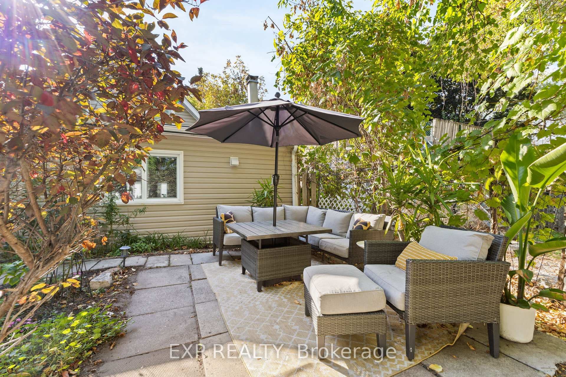 203 Carruthers Avenue photo 26