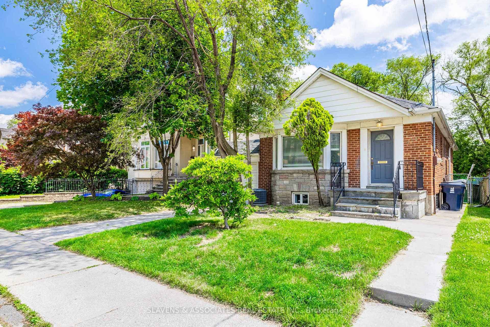 523 Glengarry Avenue photo 2