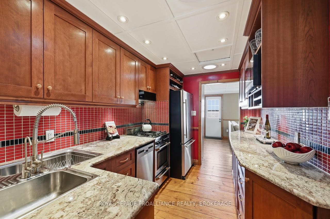 138 Nicholson Point Road photo 8