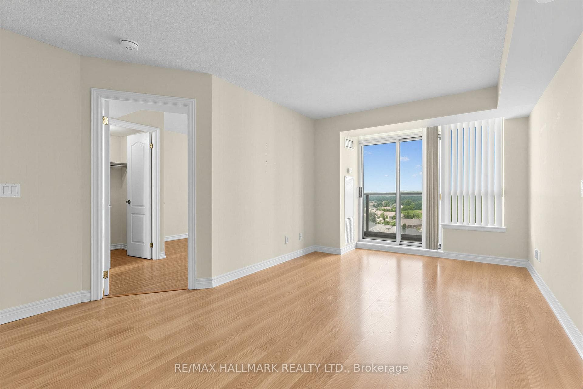 50 Disera Drive Unit 1206 photo 8