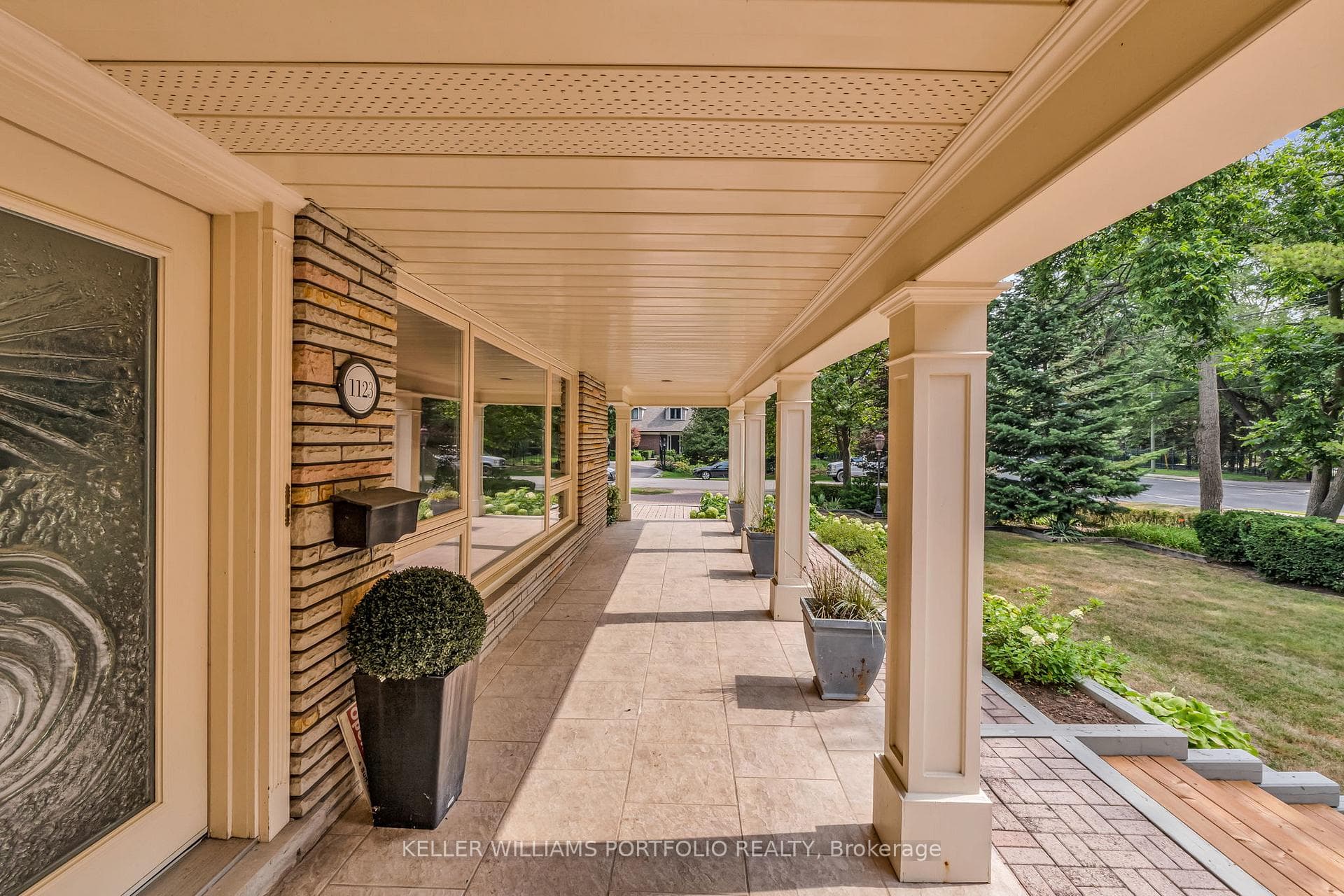 1123 Lakeshore Road photo 9