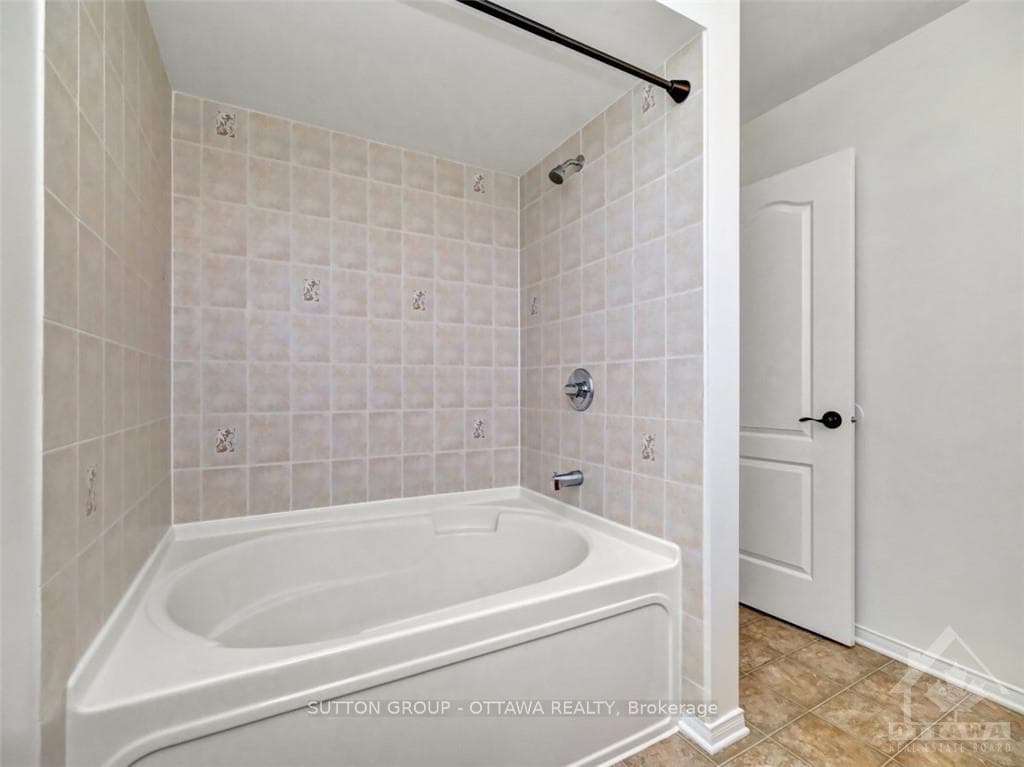 119 WHITEWATER Street photo 19
