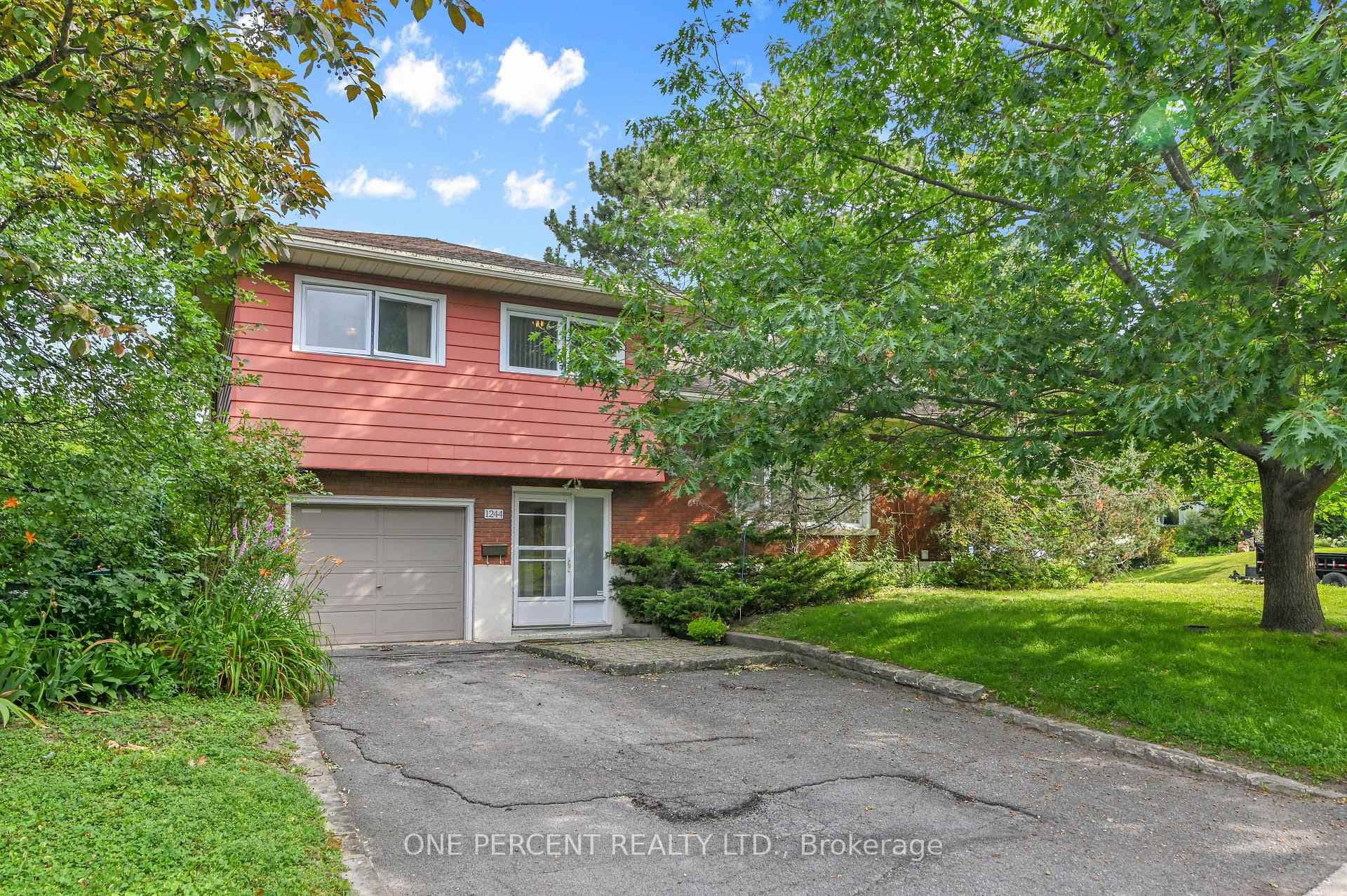 1244 Joyce Crescent photo 1