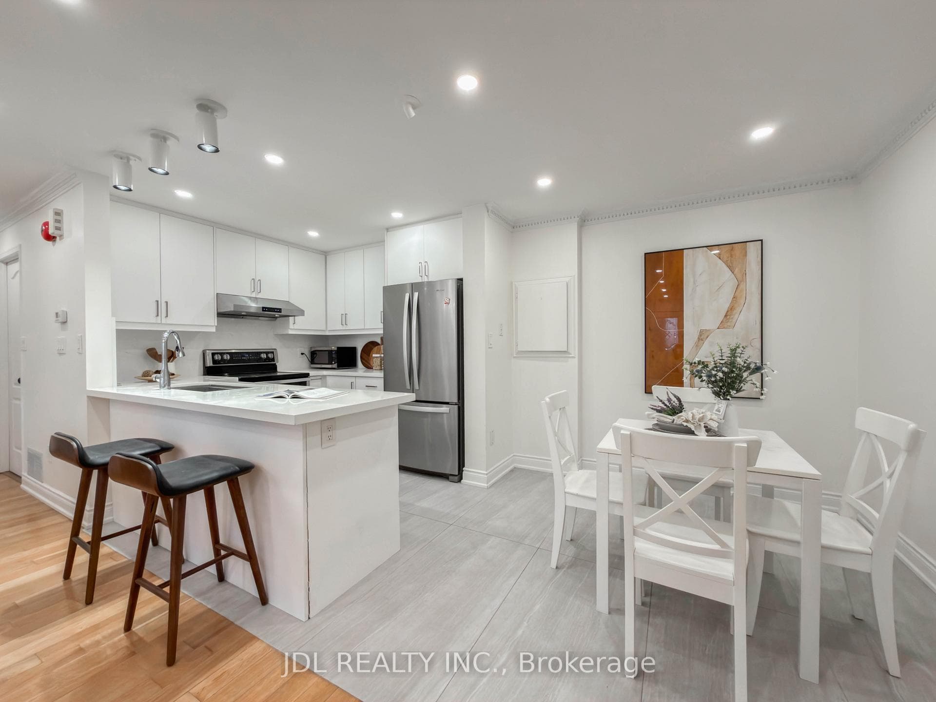 108 Finch Avenue Unit C17 photo 21