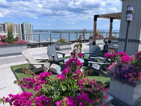 260 Queens Quay Unit 1804 photo 2