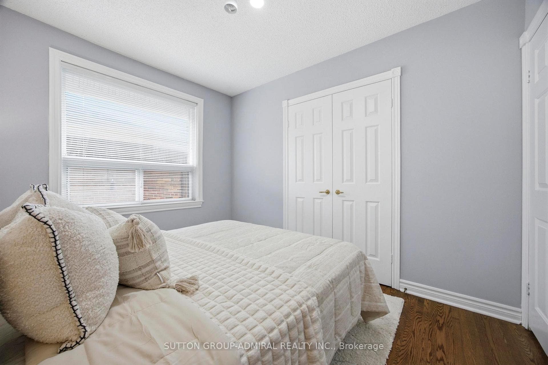 138 Kennard Avenue photo 27
