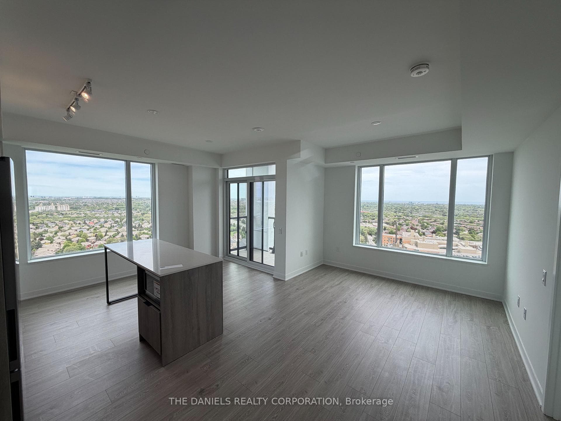 2495 Eglinton Avenue Unit 2411 photo 2