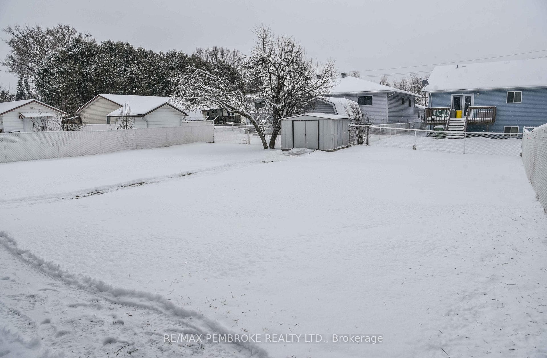 445 Boundary Road photo 39