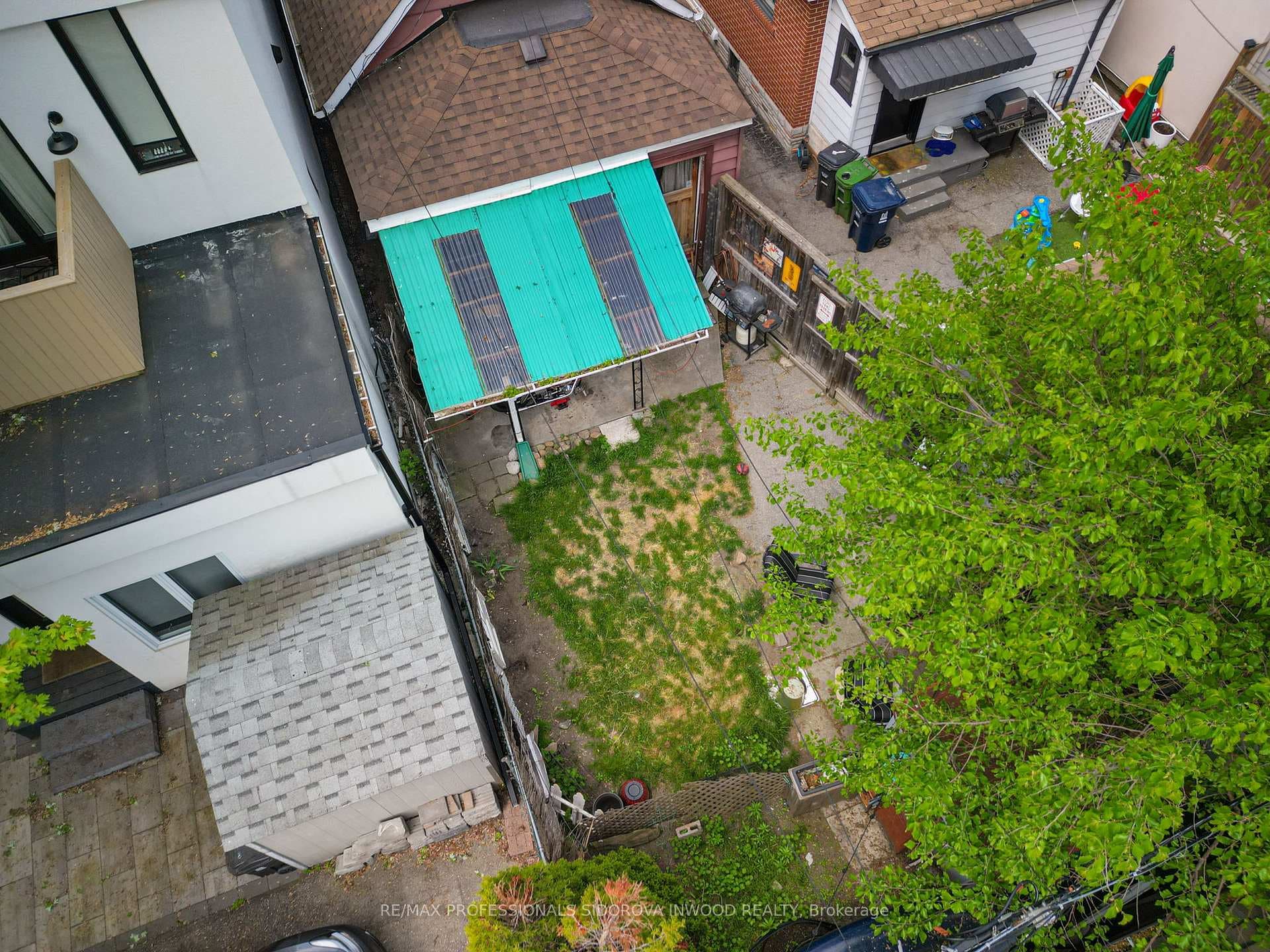 703 Willard Avenue photo 4