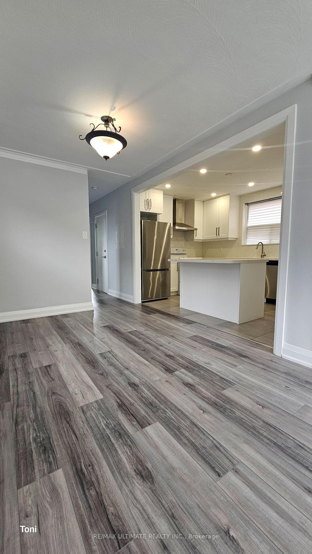 18 Avon Drive Unit main photo 3