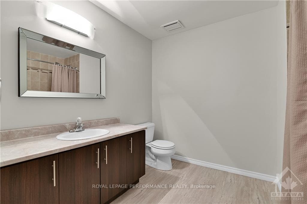 25 STURBRIDGE photo 21