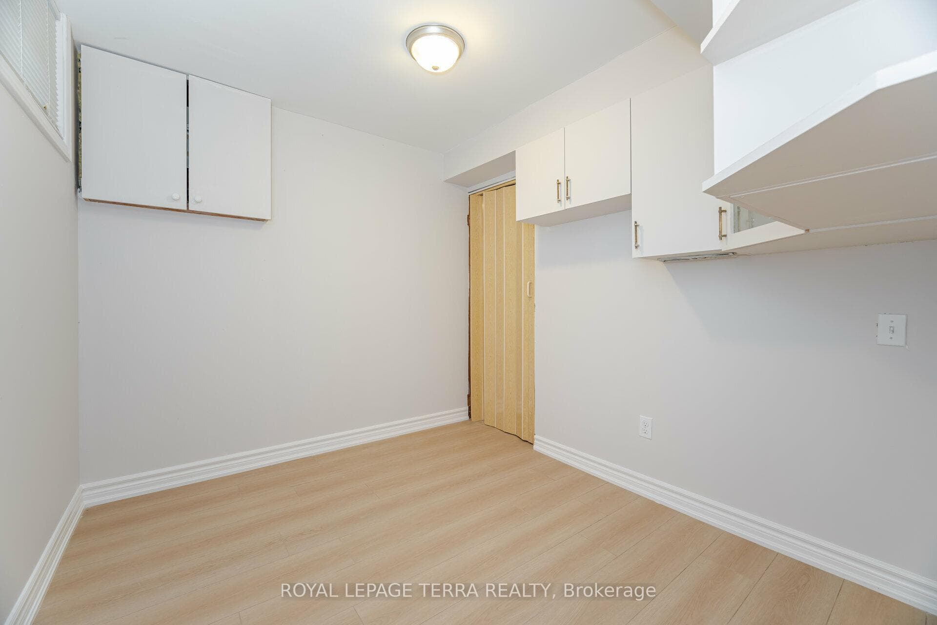 114 Milford Haven Drive photo 32