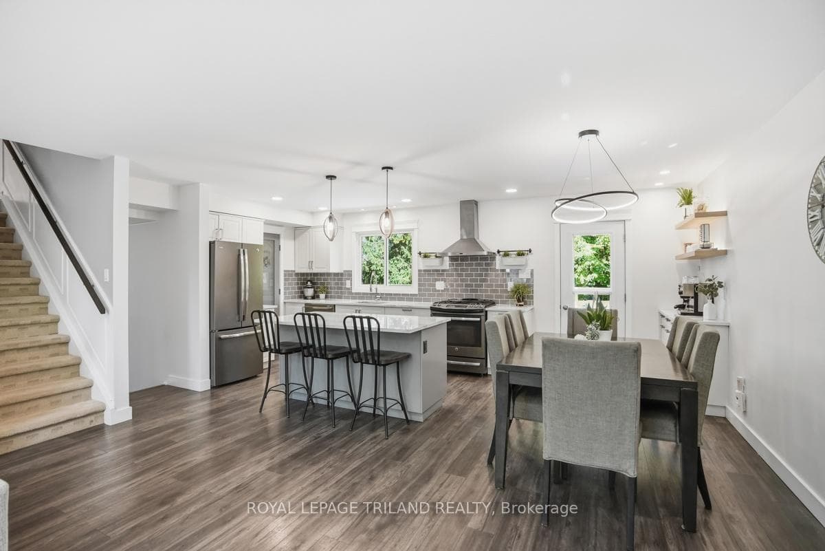 255 Highview Crescent photo 8