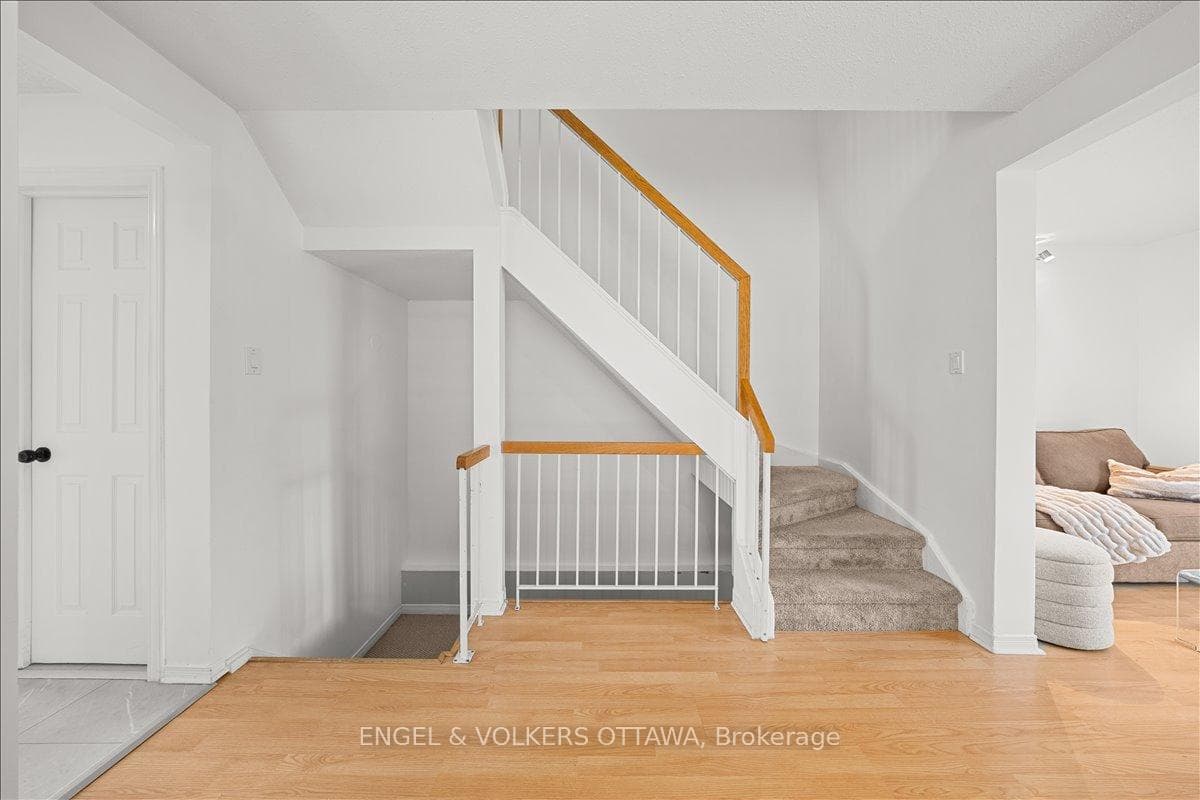 956 Cookshire Crescent Unit 54 photo 16