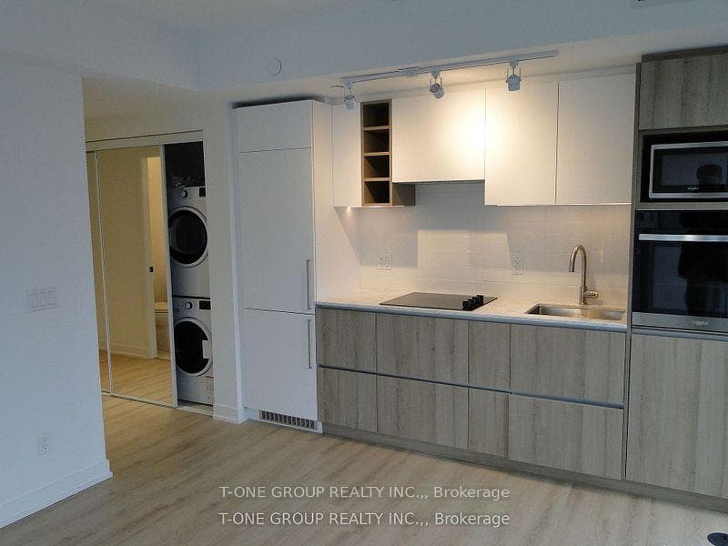 319 Jarvis Street Unit 902 photo 8