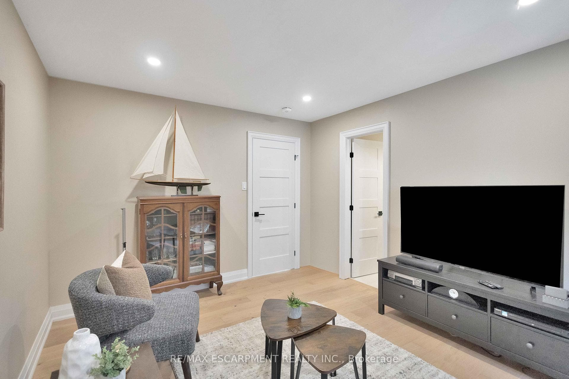 5255 Lakeshore Road Unit 57 photo 50
