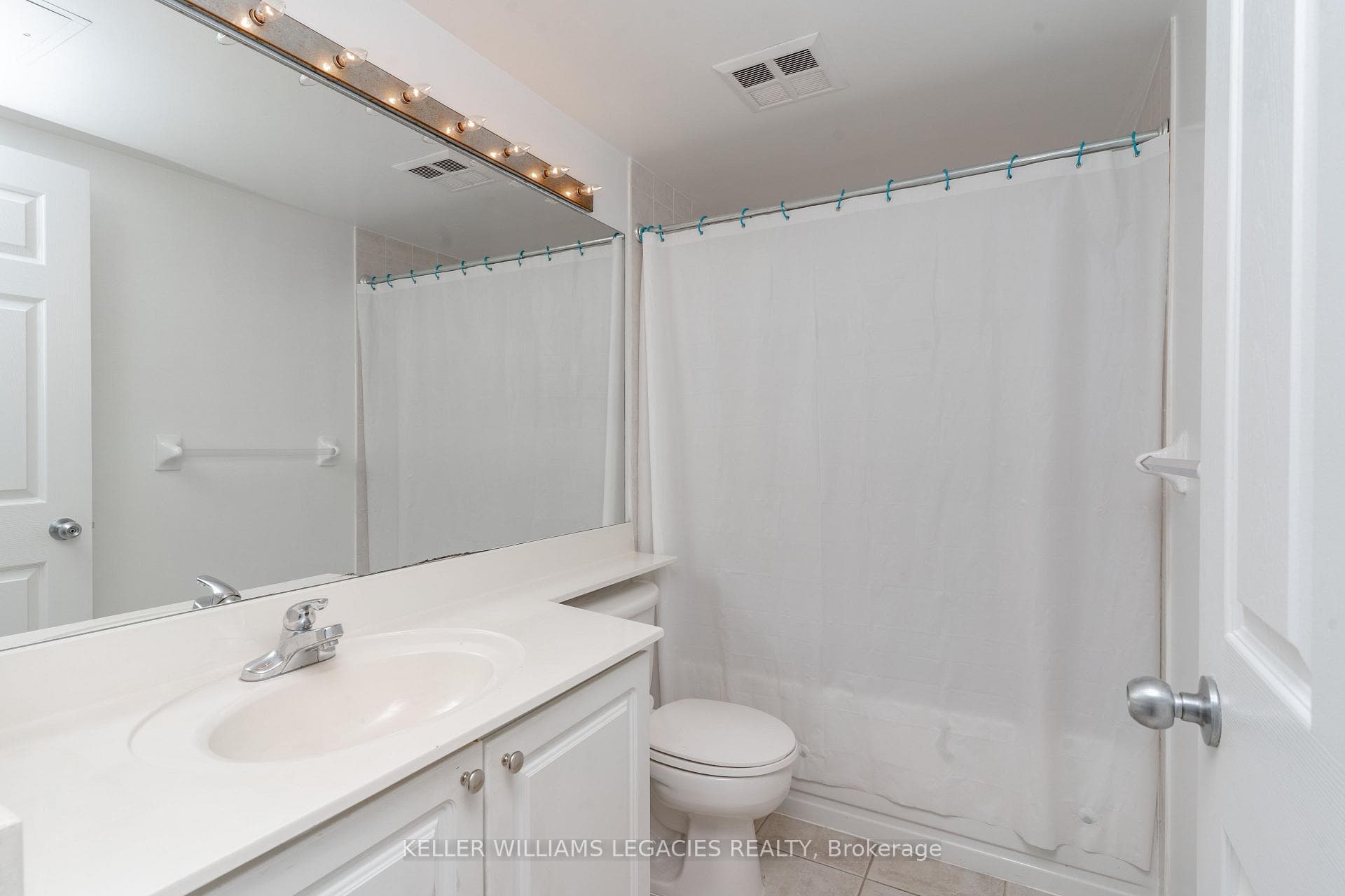 35 Finch Avenue Unit 2102 photo 18