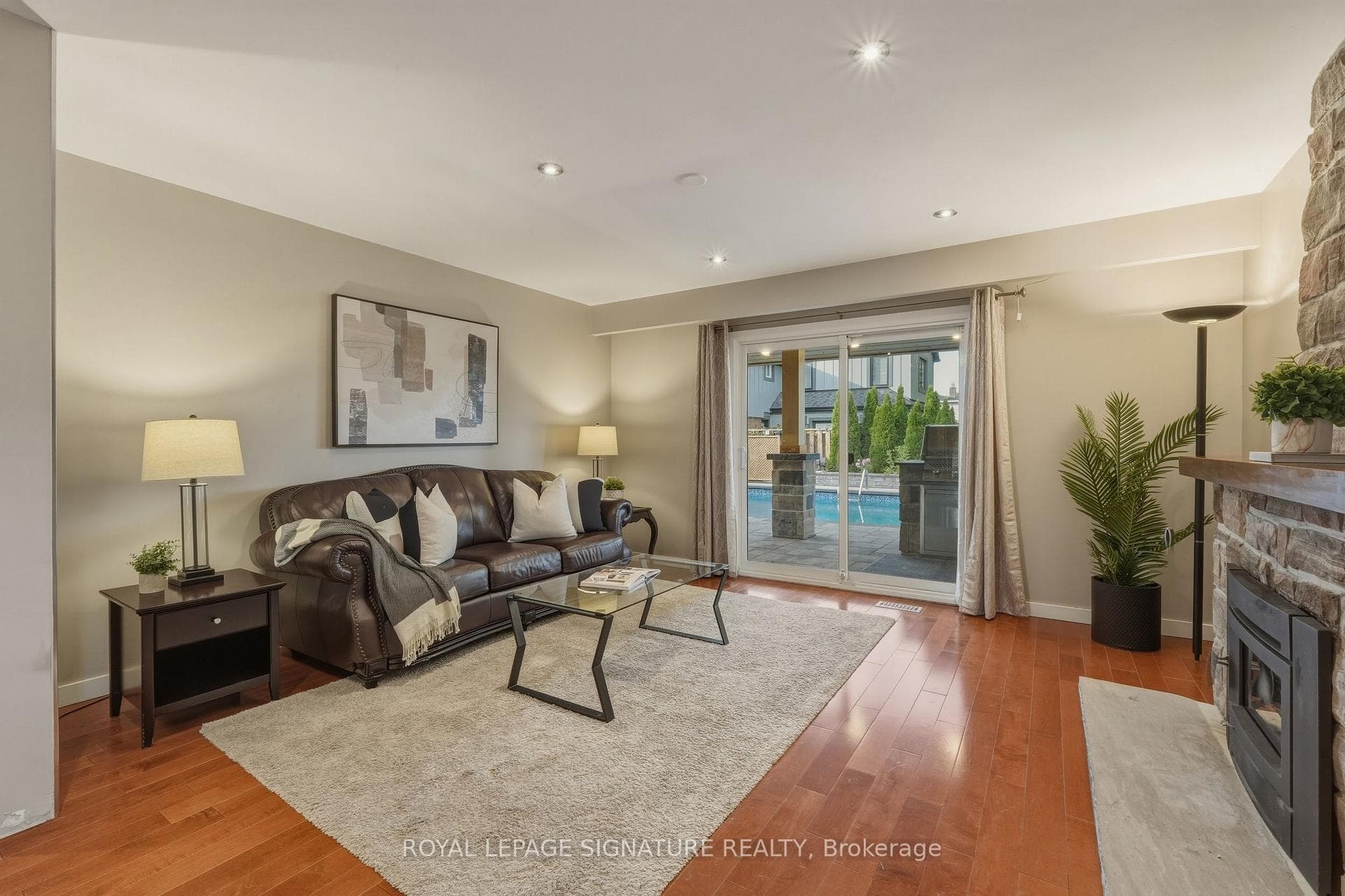 1843 Stonepath Crescent photo 23