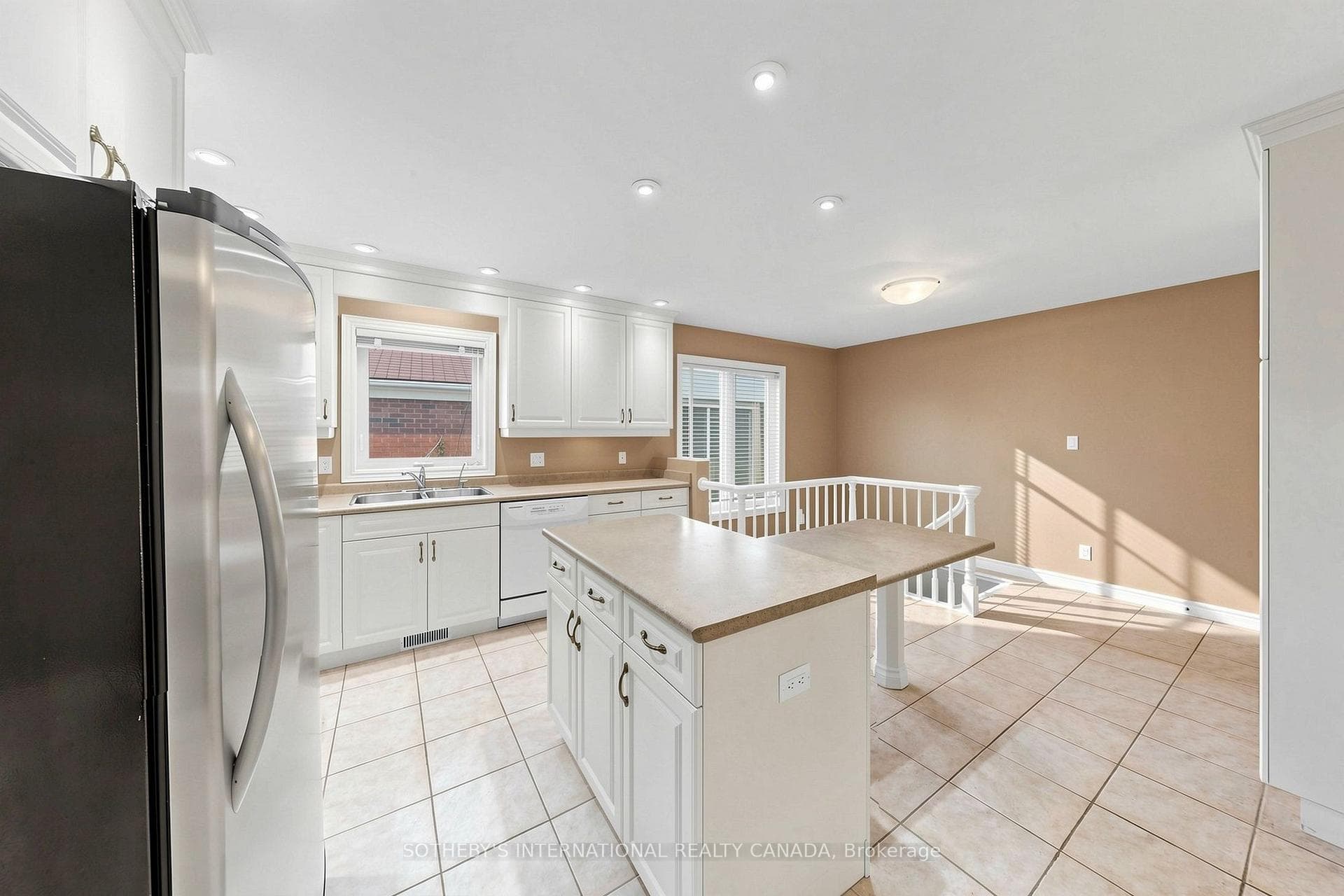 3454 FREDERICK Avenue photo 14