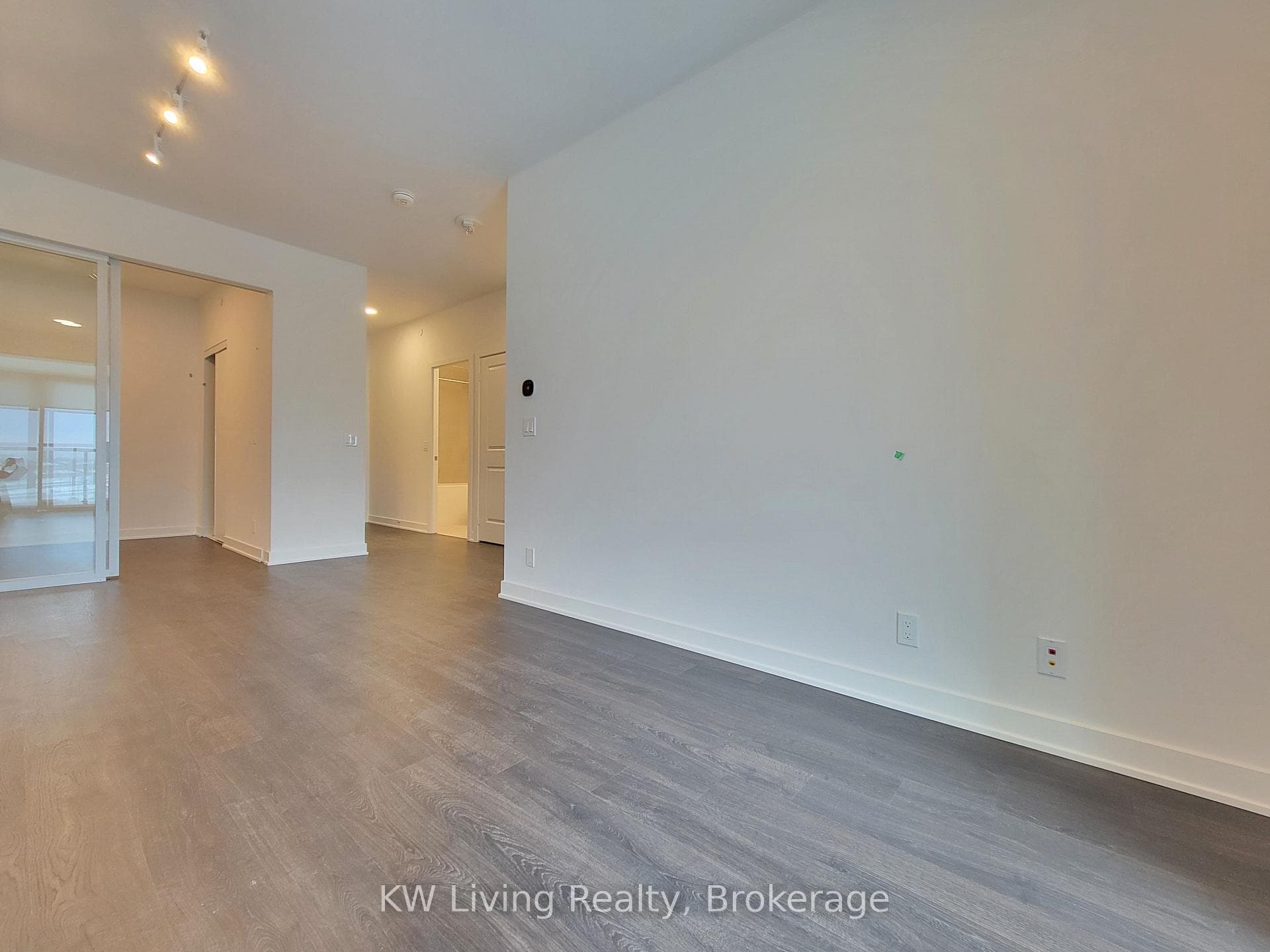 50 Upper Mall Way Unit 530 photo 7