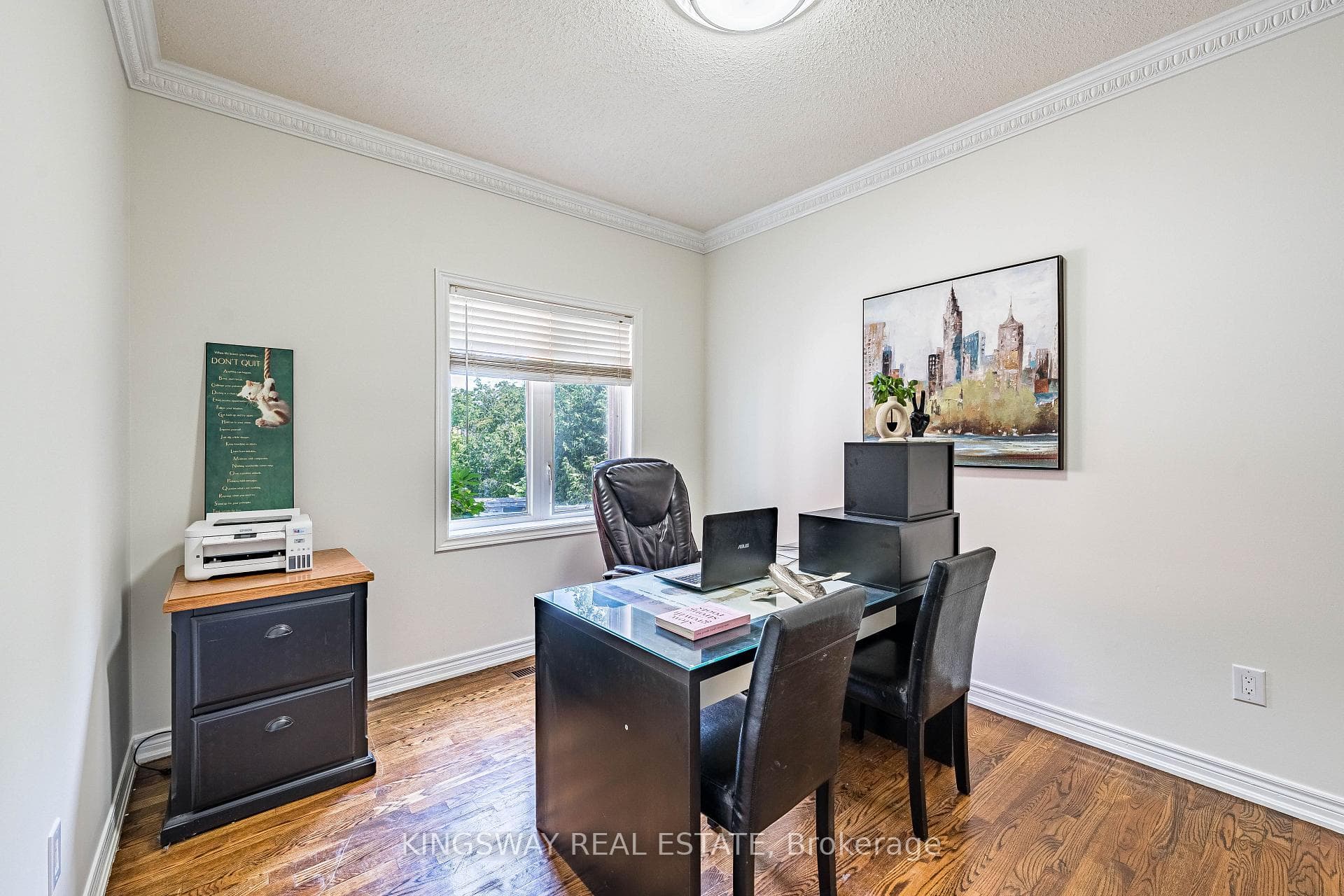 5969 RAYSHAW Crescent photo 20