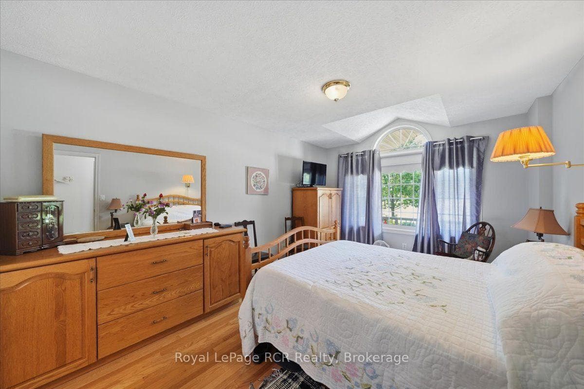 255 2nd Avenue photo 7