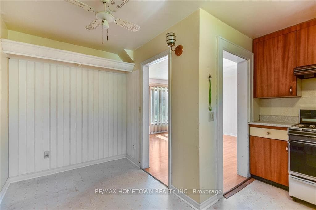66 KEEFER Street photo 5