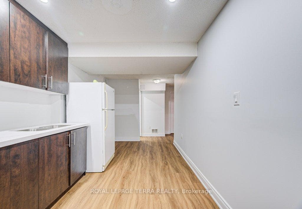 139 WERSTINE Terrace photo 32