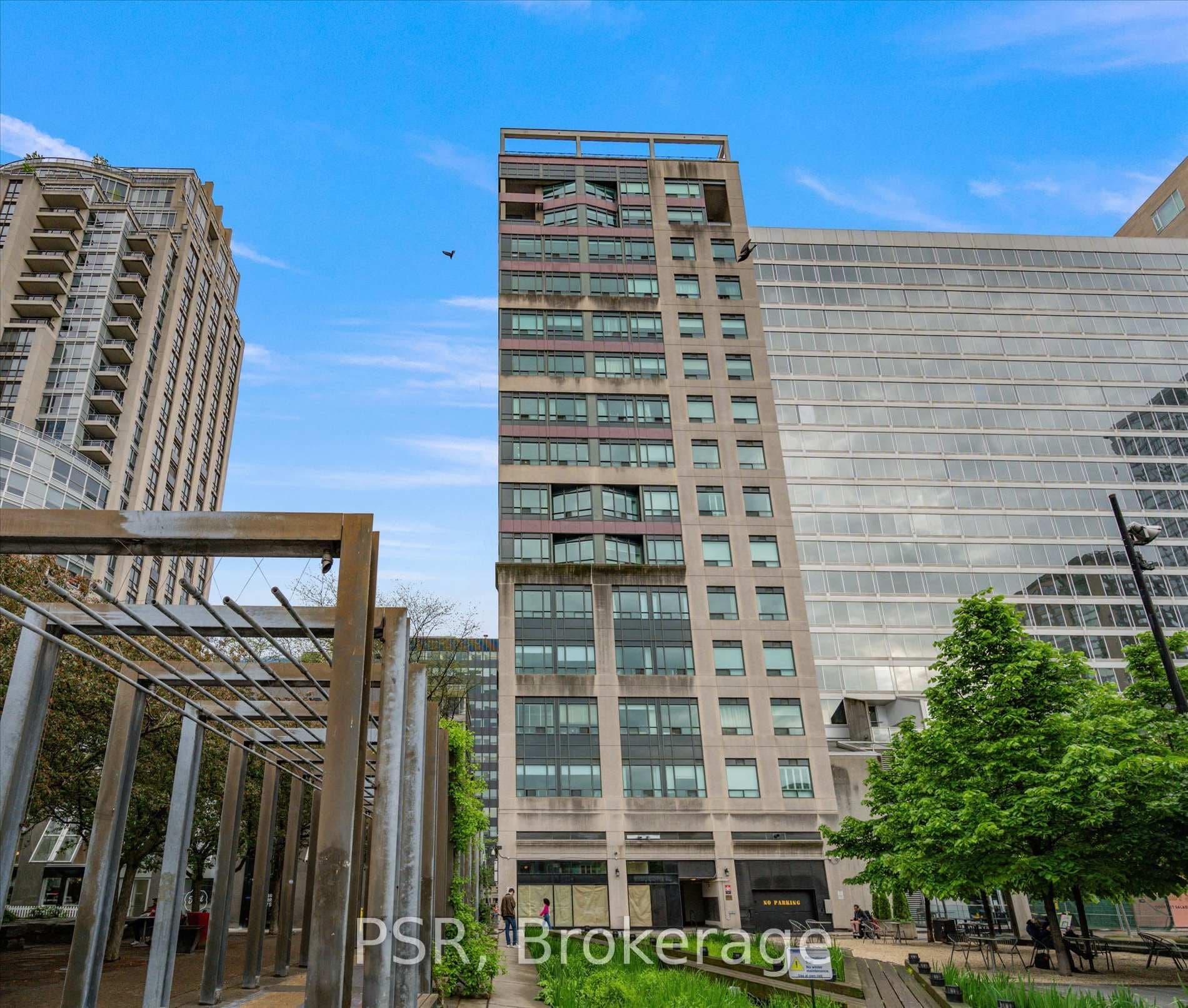 102 Bloor Street Unit 601 photo 3