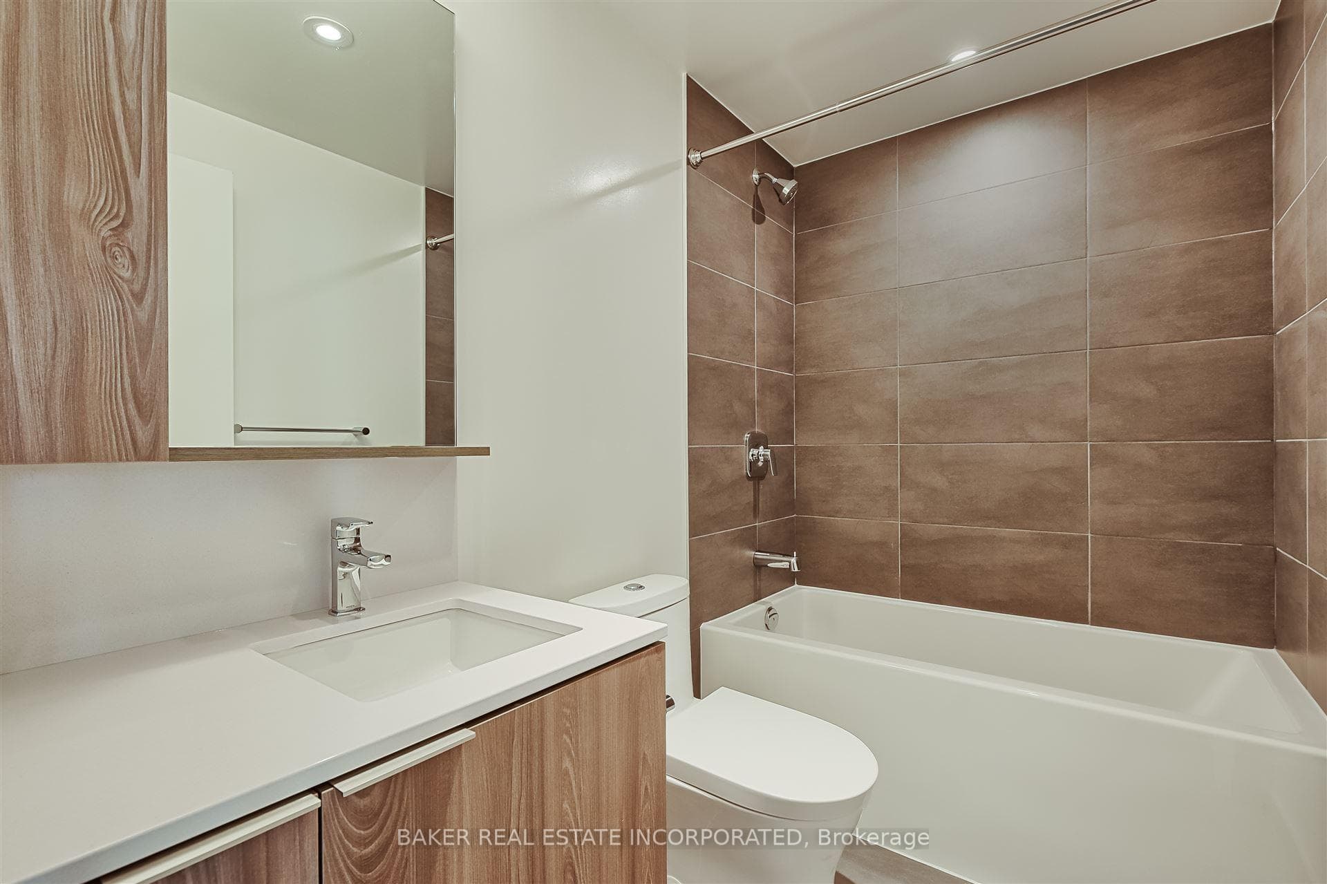 223 Redpath Avenue Unit 806 photo 3