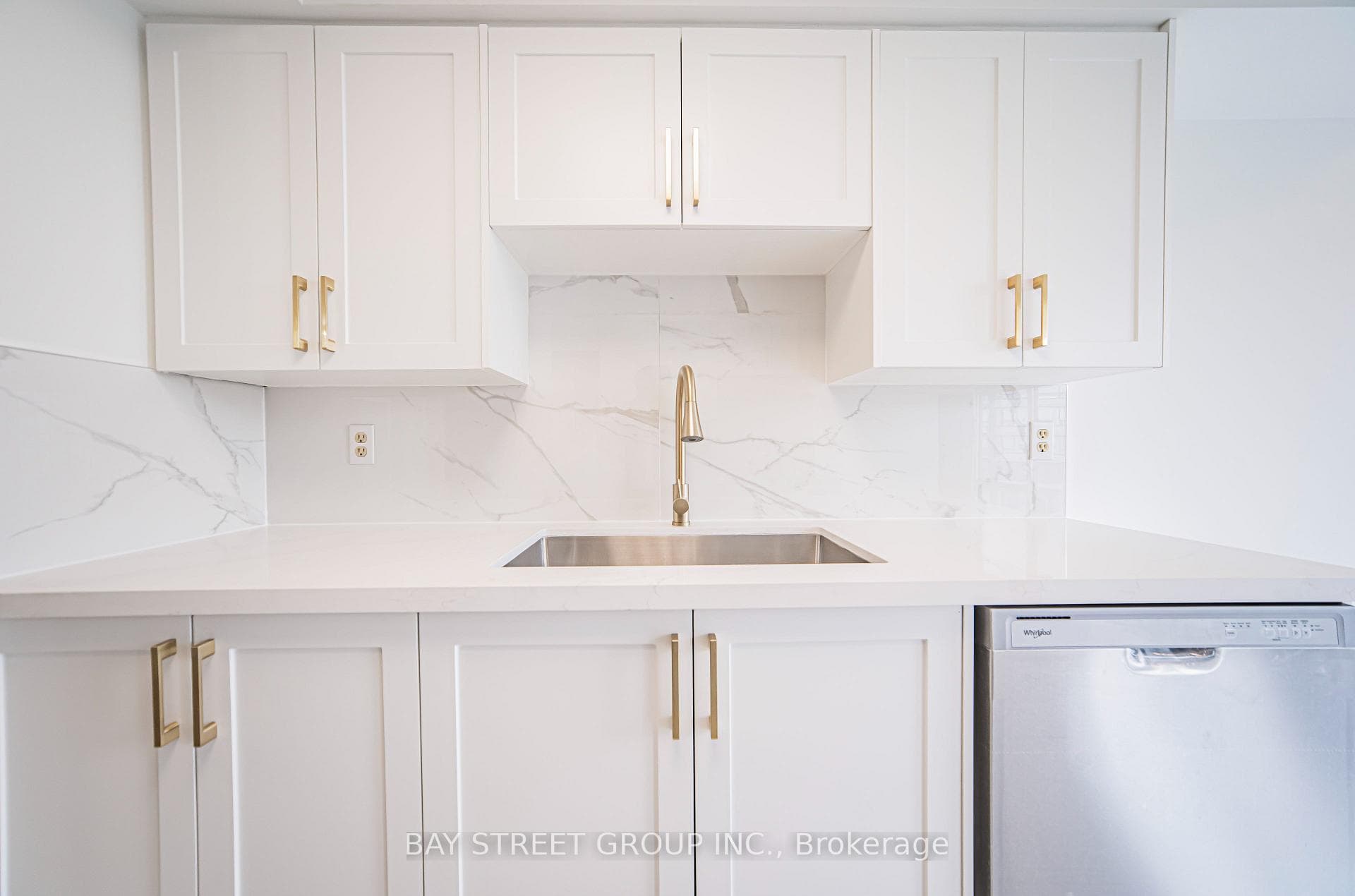 330 Rathburn Road Unit 1810 photo 3