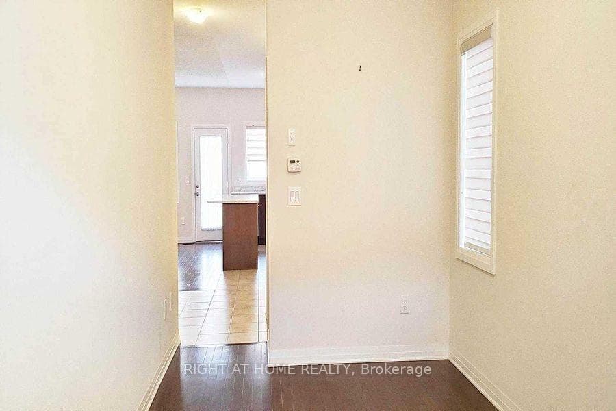 4062 Maitland Street photo 8