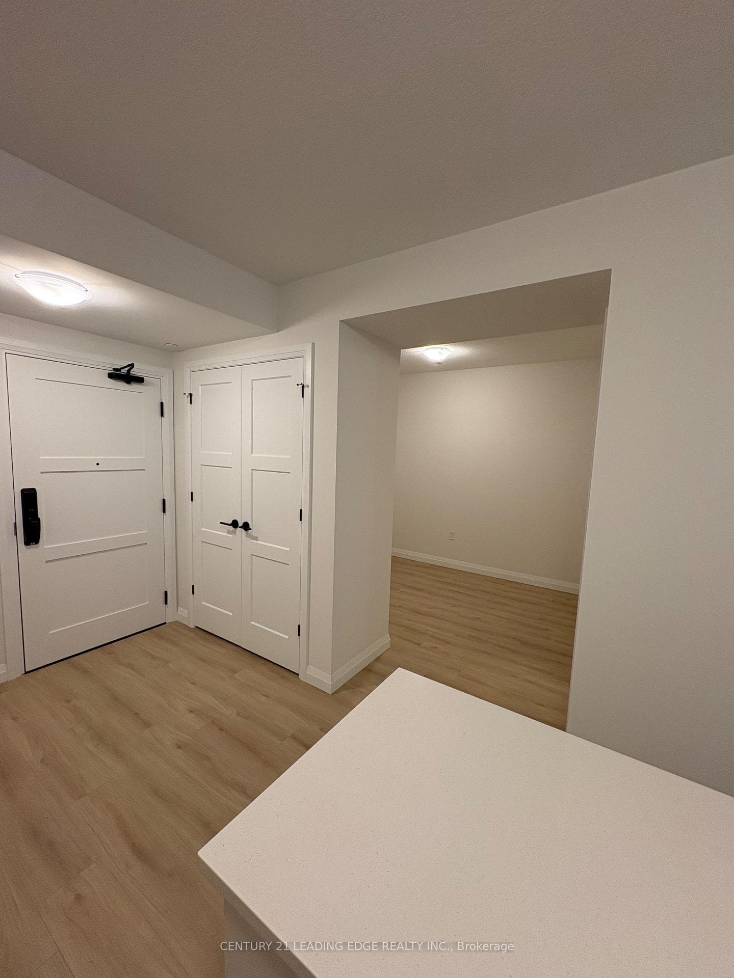 93 Arthur Street Unit 809 photo 6