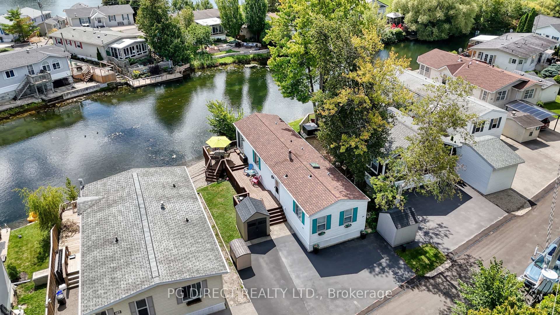 24 Jasper Heights photo 20