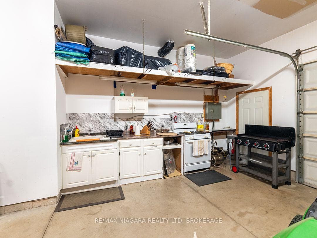 11004 Lakeshore Road photo 40