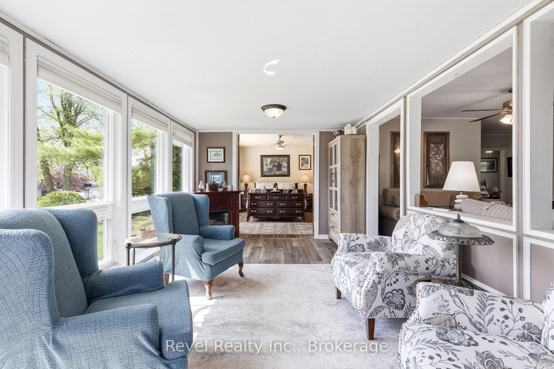 133 Victoria Drive photo 19