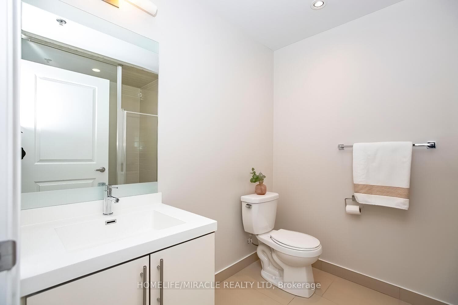 65 Speers Road Unit 1106 photo 17