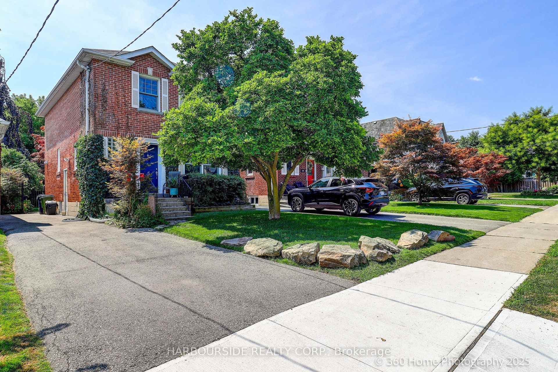 591 Broadway Avenue photo 30