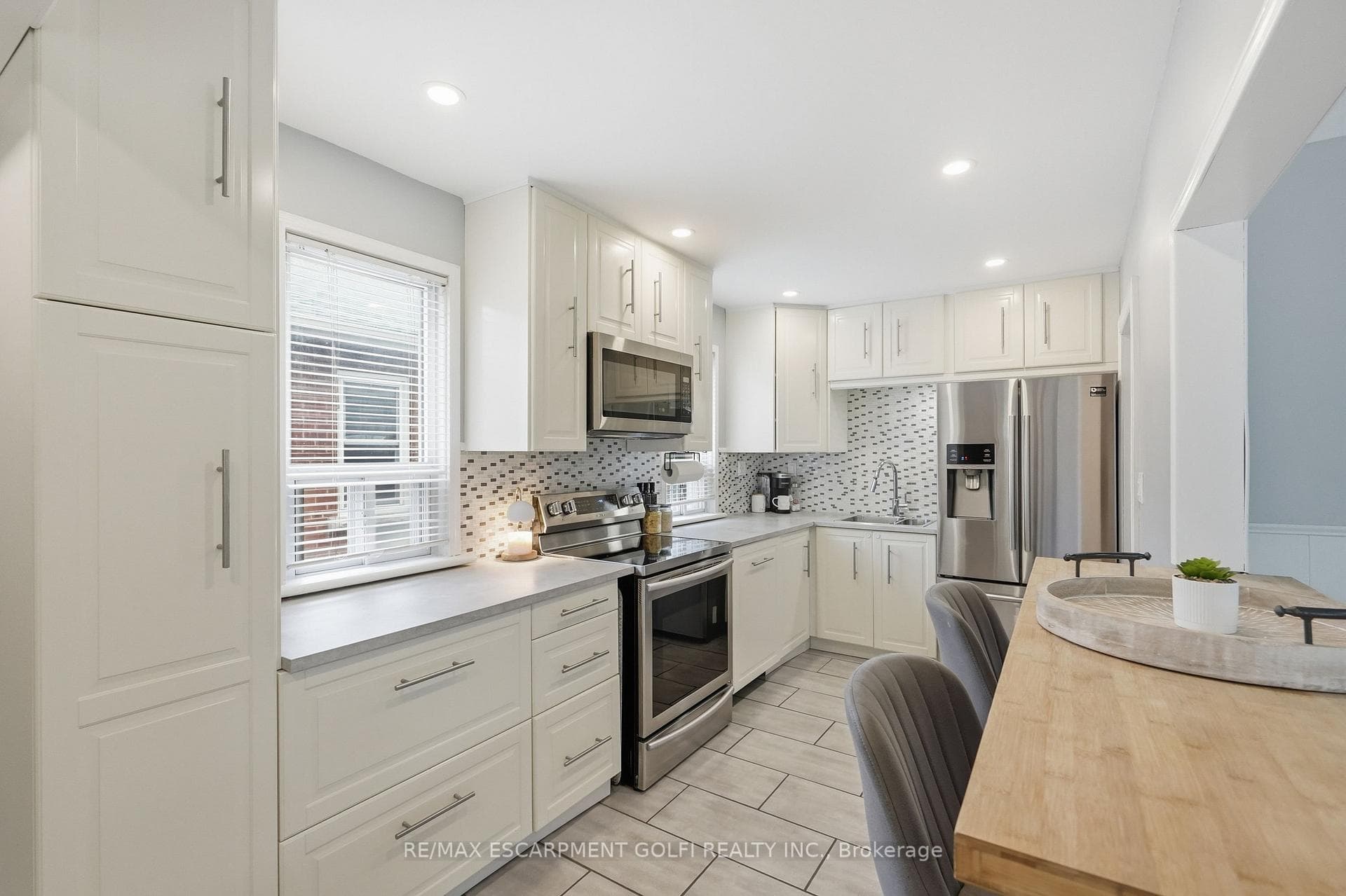 160 East 36th Street photo 9